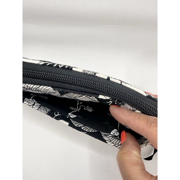 Vera Bradley Black/Wht Floral Zip Around Wallet  Multiple Compartments - Picture 8 of 12